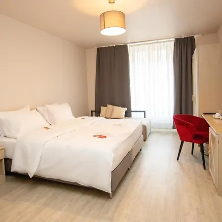 Hotel Deutsches Theater Landwehrstrasse-3